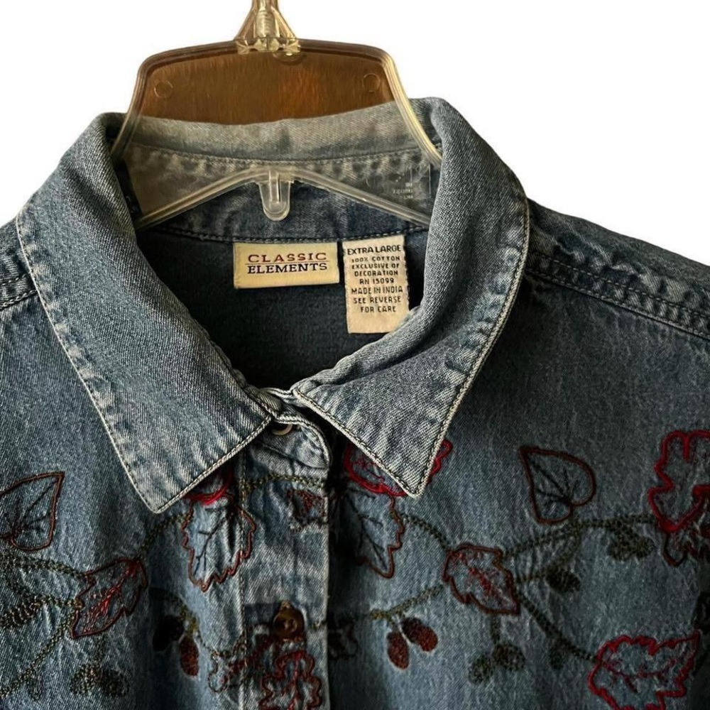 Vintage embroidered denim floral button up shirt - Picture 3 of 3
